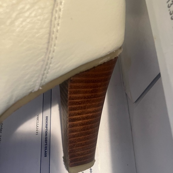 Report Vanilla Leather Faux Fur Cuff, Heeled Boots Sz. 8.5 - Picture 9 of 16